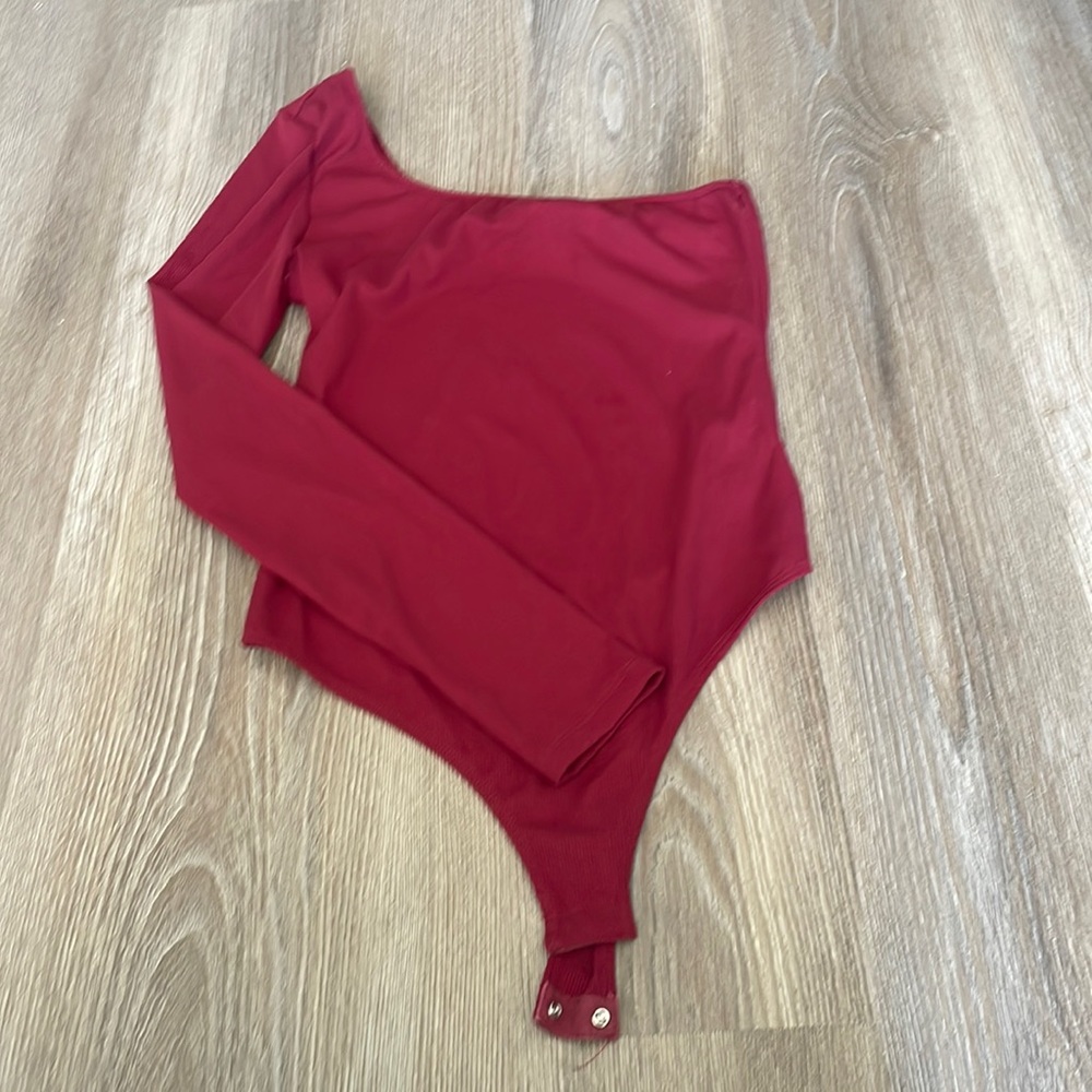 Lelis One Shoulder body suit